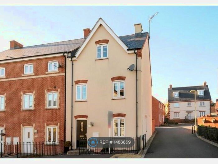 3 Bedroom Semi-Detached House To Rent In Palmer Road, Faringdon, SN7