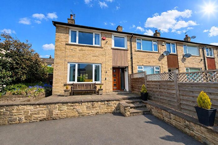 3 Bedroom End Of Terrace House For Sale In Heathfield Terrace, Skircoat Green Road, HX3