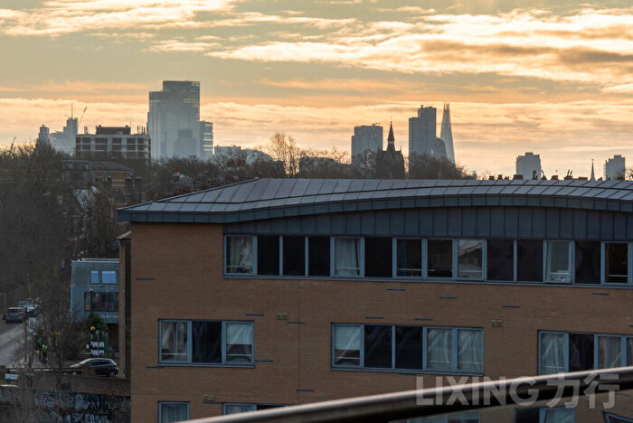 1 Bedroom Apartment For Sale In Queensland Road, Holloway, N7