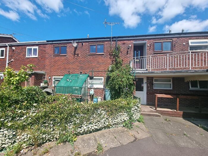 2 Bedroom Maisonette To Rent In Dibble Close, Willenhall, WV12