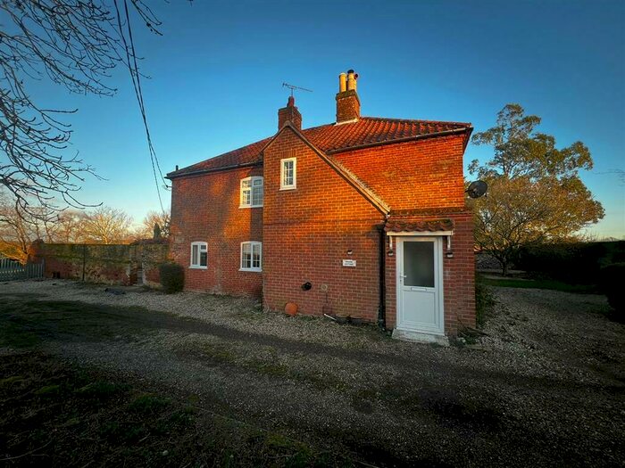 3 Bedroom House To Rent In Dereham Road, Scarning, Dereham, NR19