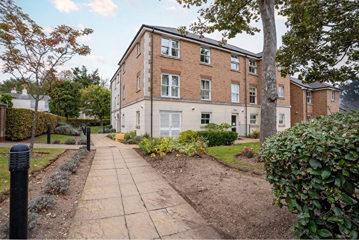 1 Bedroom Flat For Sale In Nelson Court, Glen View, Gravesend, Kent, DA12