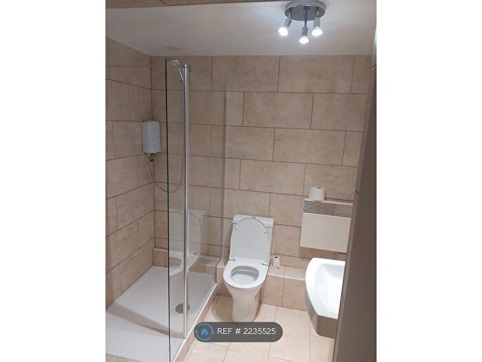 2 Bedroom Flat To Rent In Rushbury Court, Liverpool, L15