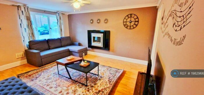 3 Bedroom Semi-Detached House To Rent In Padstow Avenue, Fishermead, Milton Keynes, MK6