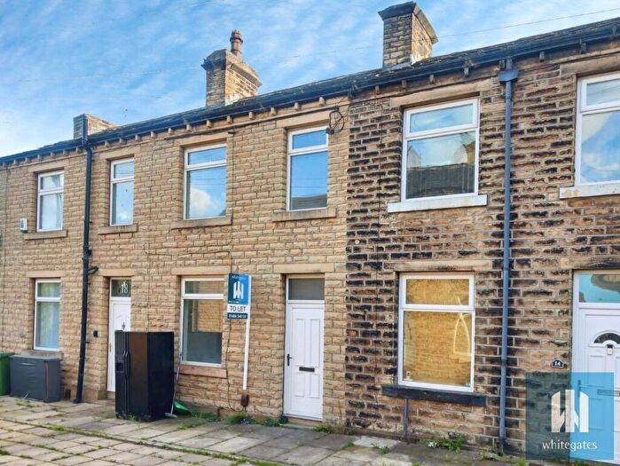 2 Bedroom Terraced House To Rent In Batley Street, Moldgreen, Huddersfield, HD5