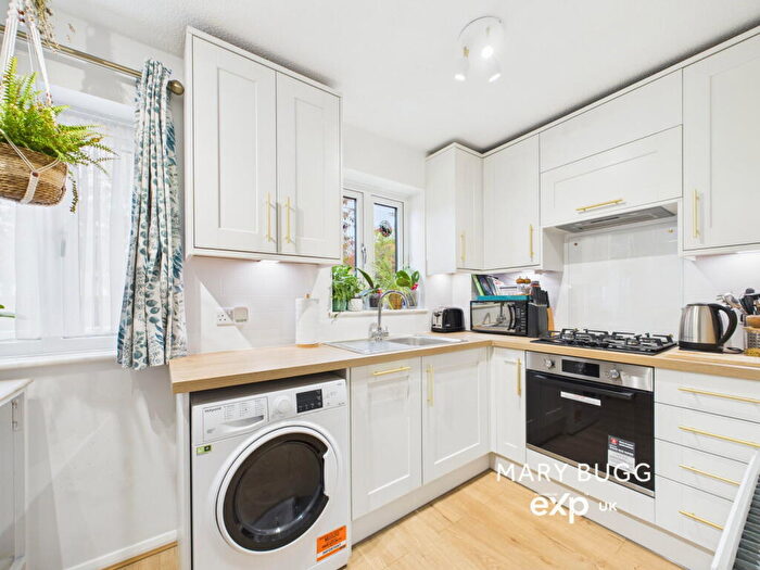 1 Bedroom Terraced House For Sale In Binley Road, Chelmsford, CM2