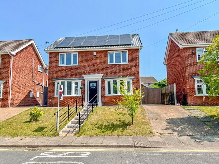 3 Bedroom Detached House For Sale In Abbey Drive West, Grimsby, North East Lincs, DN32
