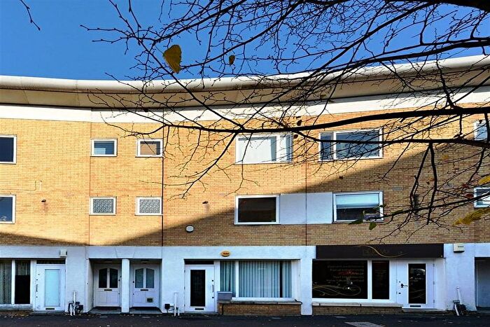1 Bedroom Flat To Rent In Hartlepool Court, E16
