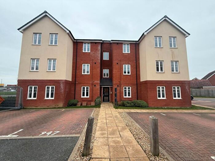 2 Bedroom Apartment For Sale In Elton Close, Aylesbury, Buckinghamshire, HP18