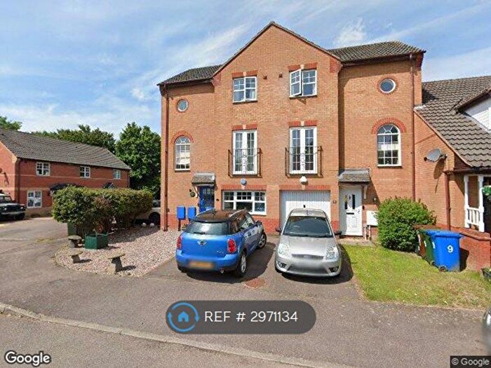 2 Bedroom Detached House To Rent In Hamilton Close, Banbury, OX16