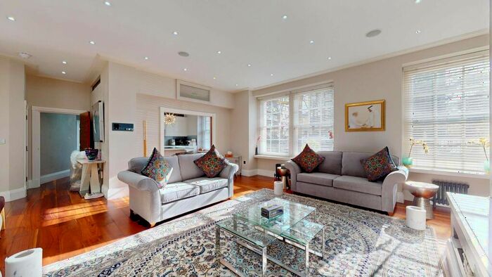 4 Bedroom Flat To Rent In Park Road, NW8