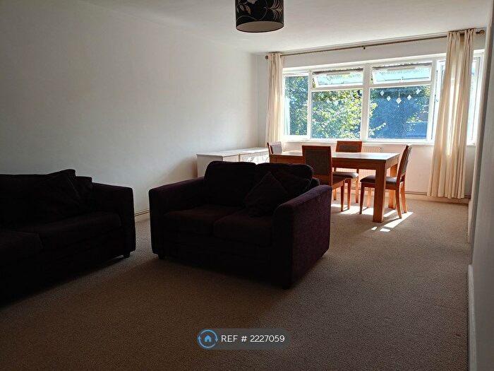 1 Bedroom Flat To Rent In Richmond Road, London, E7
