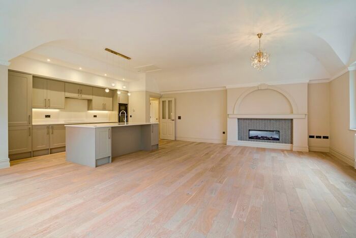 2 Bedroom Flat To Rent In Old Milverton Lane, Leamington Spa, CV32