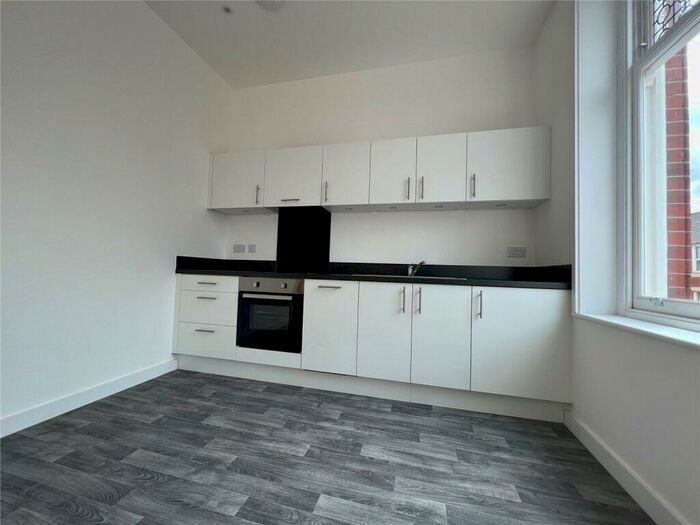2 Bedroom Apartment To Rent In High Street, Reading, Berkshire, RG1
