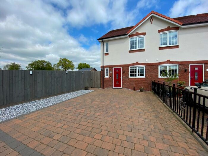3 Bedroom Semi-Detached House For Sale In Horseshoe Close, Minshull Vernon, Crewe, CW1