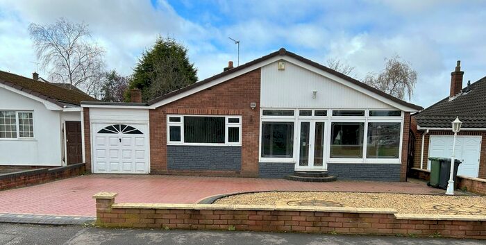 3 Bedroom Bungalow To Rent In Gillity Avenue, Walsall, WS5
