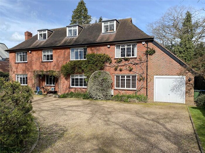 6 Bedroom Detached House For Sale In Onslow Road, Burwood Park, KT12