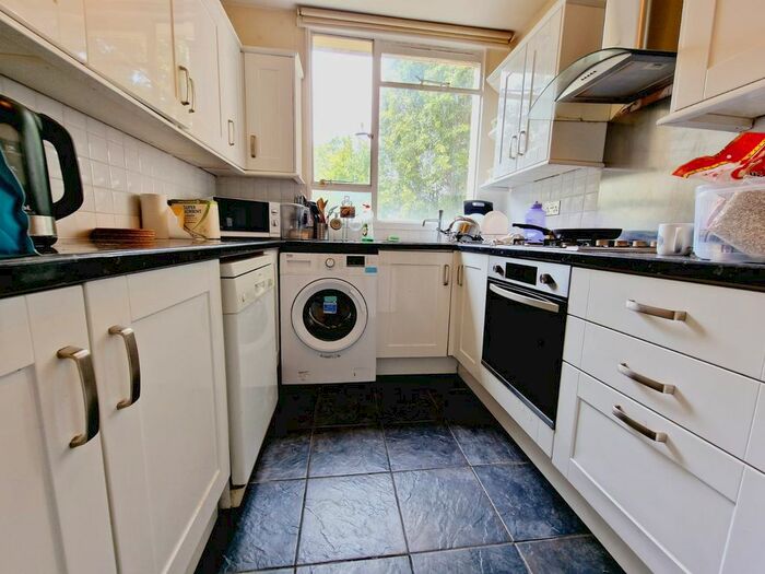 4 Bedroom Flat To Rent In Great Percy Street, London, WC1X