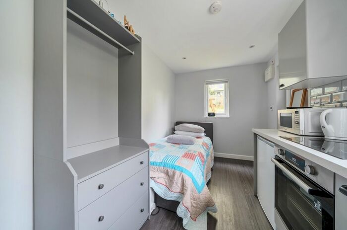 1 Bedroom Studio To Rent In Constance Crescent, Hayes, Bromley, BR2