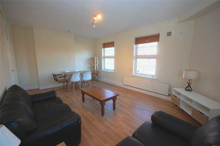 3 Bedroom Apartment To Rent In Regents Park Road, Finchley, N3