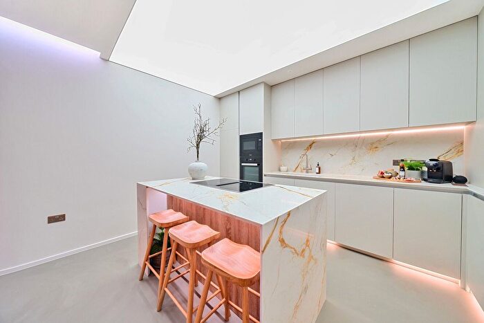 2 Bedroom Flat For Sale In Vinery Way, London, W6