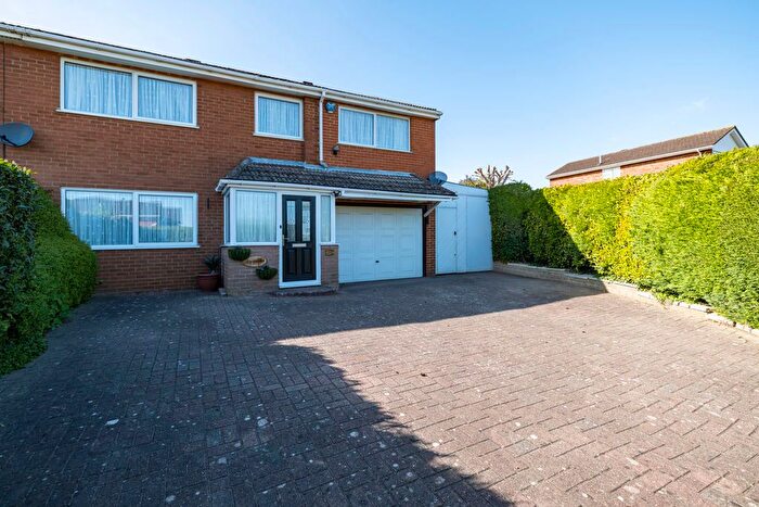 4 Bedroom Semi-Detached House For Sale In Sutherland Grove, Bletchley, Milton Keynes, MK3