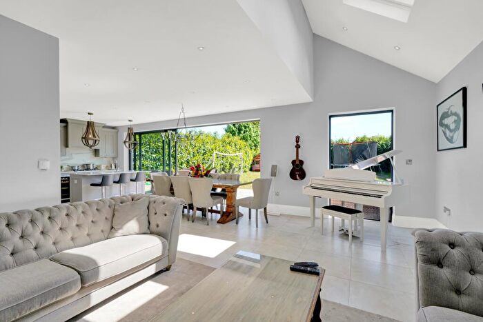 4 Bedroom Detached House To Rent In Canada Road, Cobham, KT11