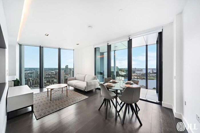 2 Bedroom Flat To Rent In Amory Tower, Marsh Wall, E14