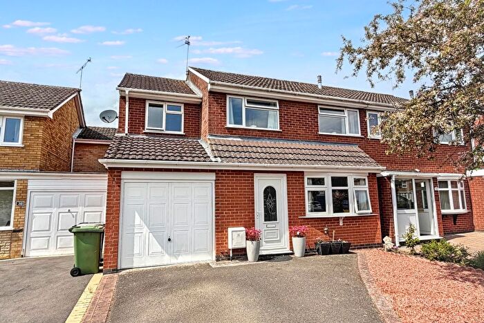 4 Bedroom Semi Detached House For Sale In Abingdon Way, St Nicolas Park, Nuneaton, CV11