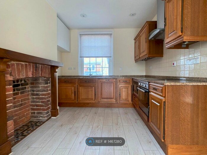 2 Bedroom Maisonette To Rent In York Road, Tunbridge Wells, TN1