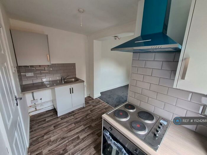 1 Bedroom Flat To Rent In Bromwich Street, Bolton, BL2