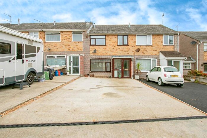 3 Bedroom Terraced House For Sale In Freshwater Drive, Poole, Dorset, BH15