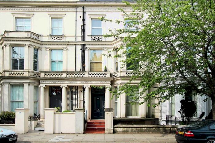 Studio To Rent In Holland Road, London, W14