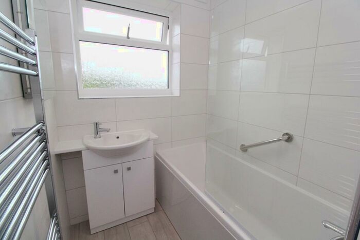 2 Bedroom Apartment To Rent In Daylesford Road, Whitecliff, Poole, BH14
