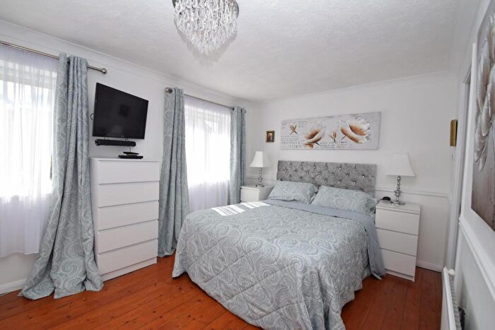 4 Bedroom Detached House For Sale In Grasmere Close, Eastbourne, BN23