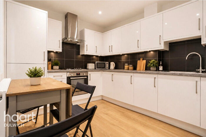 1 Bedroom Flat To Rent In Rushey Green, London, SE6