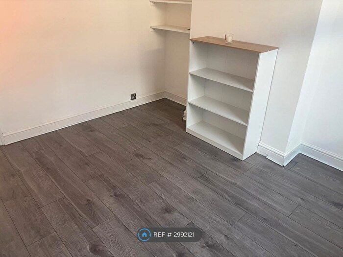 2 Bedroom Detached House To Rent In Frederick St, Luton, LU2