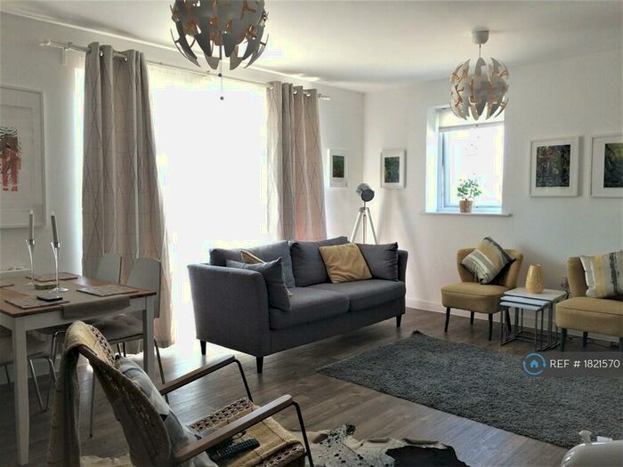 2 Bedroom Flat To Rent In Farsby House, Barking, IG11