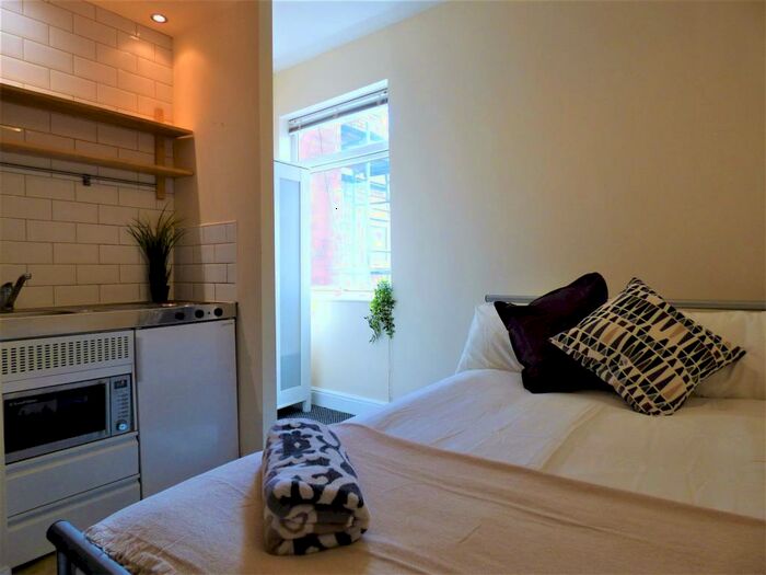 6 Bedroom Detached House To Rent In George Road, Birmingham, B23