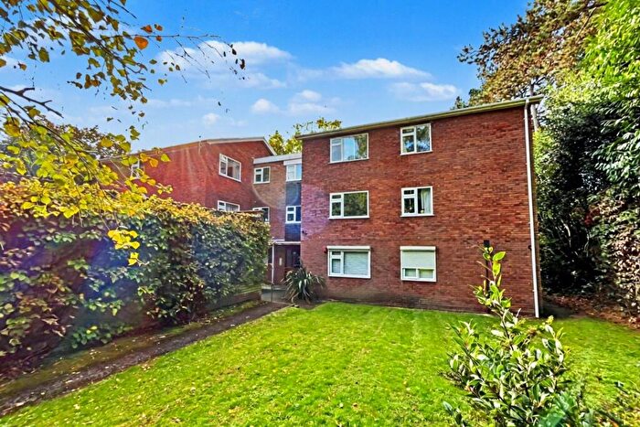 2 Bedroom Flat To Rent In Dean Park, BH1
