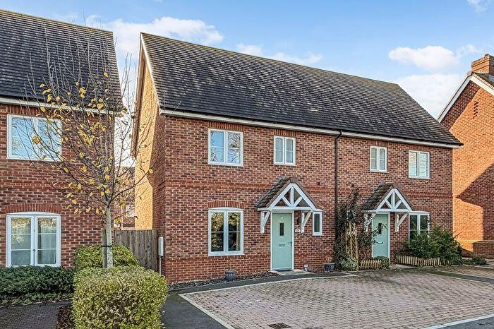 3 Bedroom Semi Detached House For Sale In Woodfield, Wantage, OX12