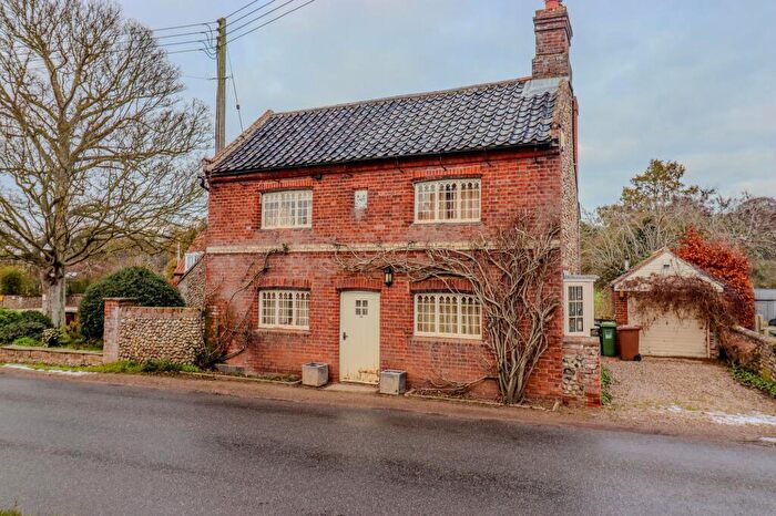 3 Bedroom Cottage For Sale In Chain Free Letheringsett Cottage Overlooking The Glaven Valley, NR25