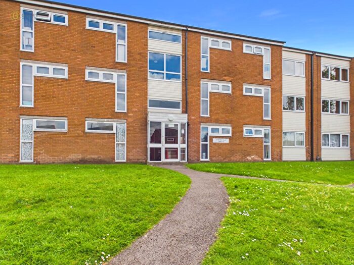 2 Bedroom Flat For Sale In Welshmans Hill, Sutton Coldfield, B73