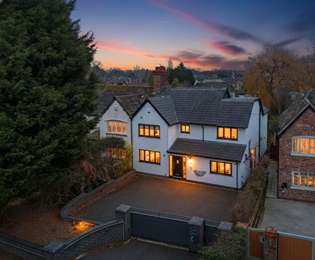 4 Bedroom Semi Detached House For Sale In Heyes Lane, Alderley Edge, SK9