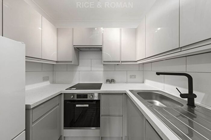 1 Bedroom Flat To Rent In Mount Hermon Road, Woking, GU22