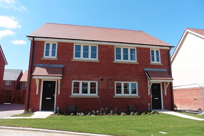 3 Bedroom Semi Detached House For Sale In Buckenham Road, Attleborough, NR17