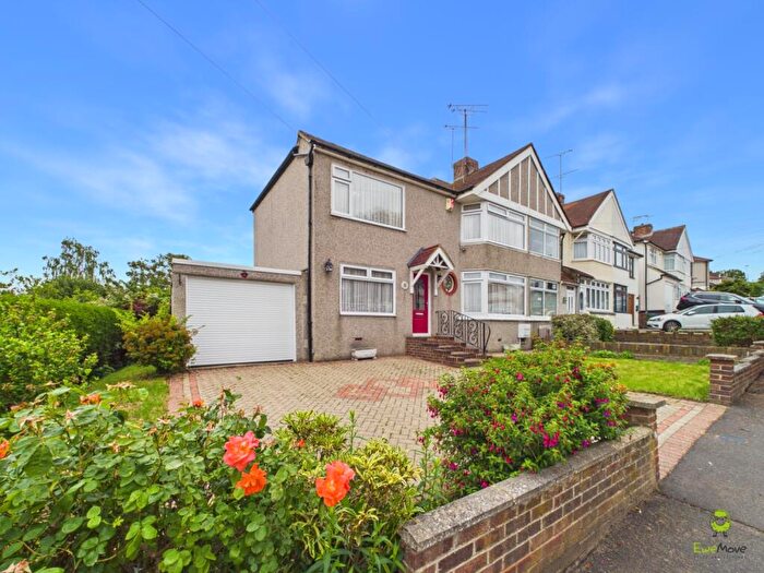4 Bedroom End Of Terrace House For Sale In Midfield Avenue, Bexleyheath, DA7