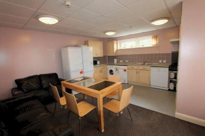 6 Bedroom Flat To Rent In Union Court, Leamington Spa, CV31
