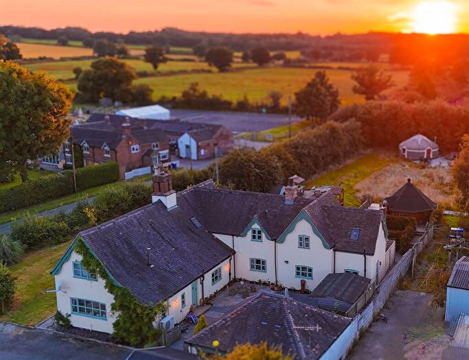 5 Bedroom Detached House For Sale In Gate Farm, Hanbury Road, Anslow, DE13