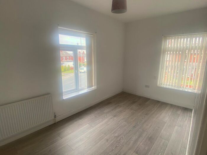 1 Bedroom Flat To Rent In Nora Place, Bramley, LS13